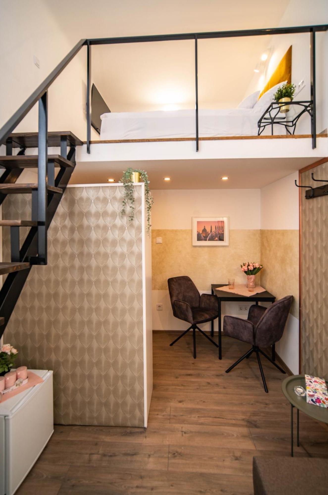 Free Parking -corvin Palace Residence-3bdrm,6ppl,wifi,ac Apartmán *