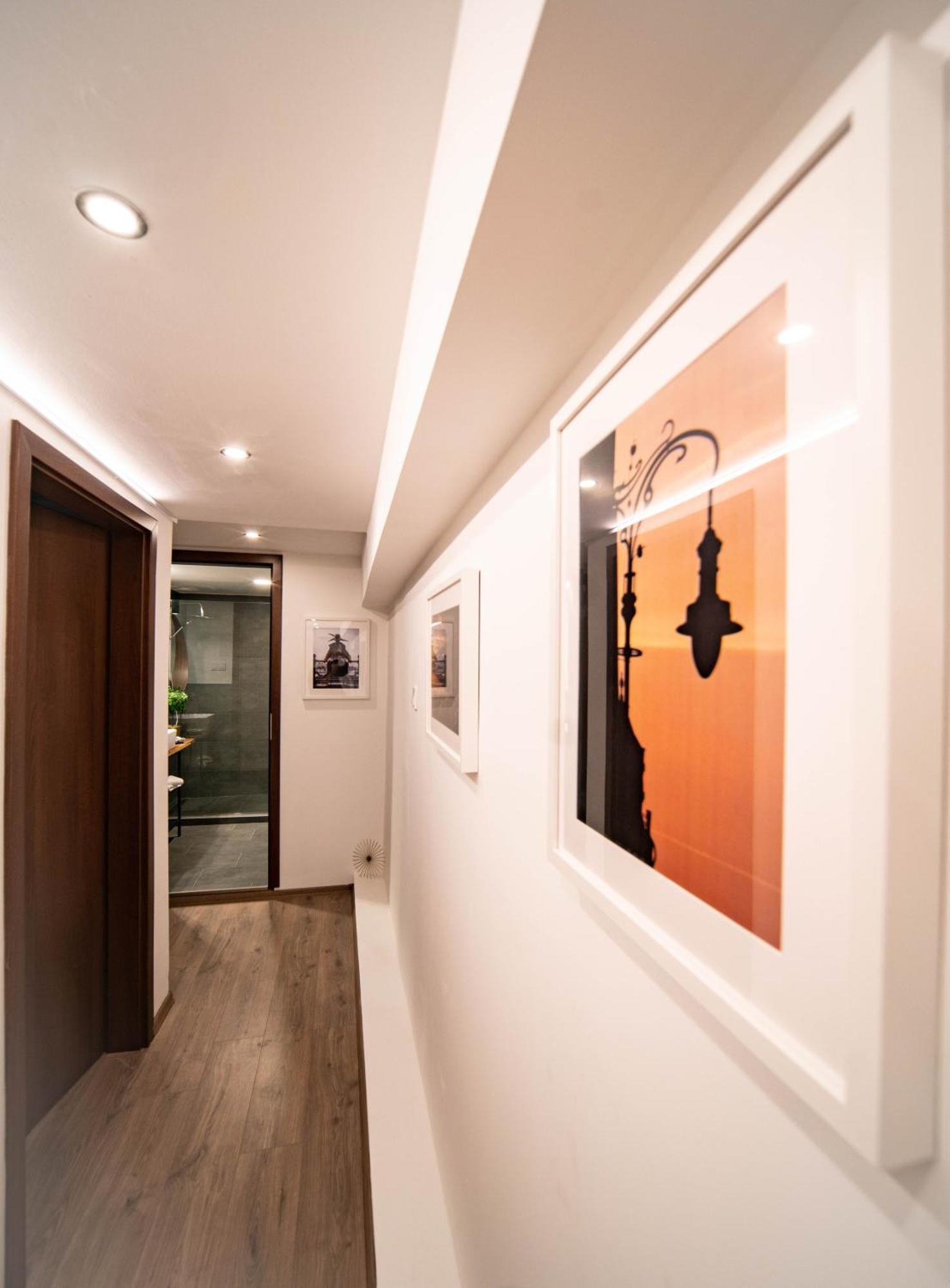 Free Parking -corvin Palace Residence-3bdrm,6ppl,wifi,ac *