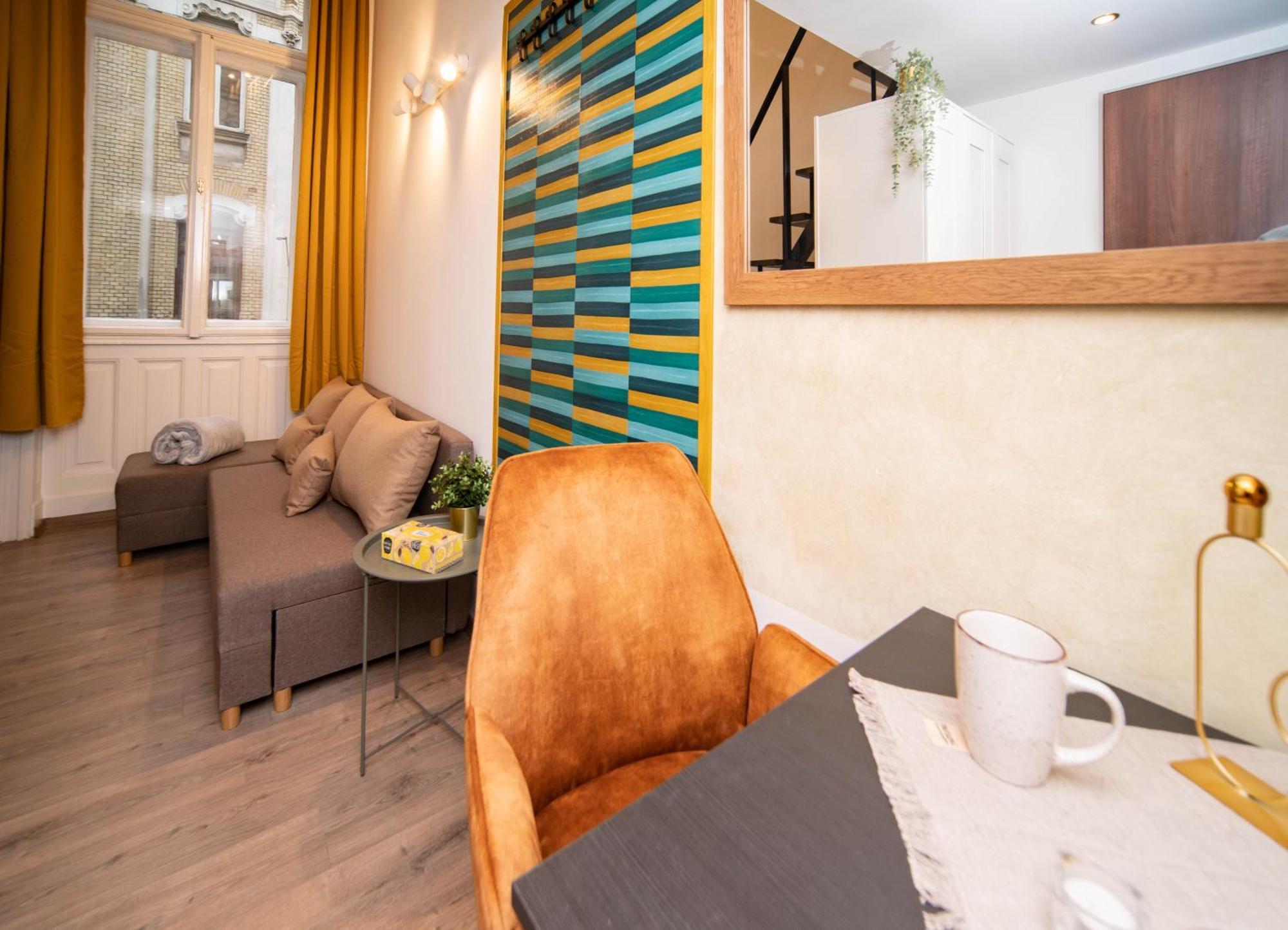 Free Parking -corvin Palace Residence-3bdrm,6ppl,wifi,ac Apartamento