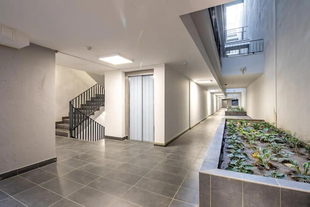 Marone 209 ~ Ac/balcony/indoor Parking Budapest