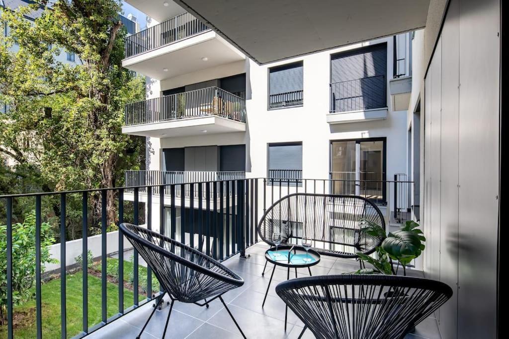 Apartamento Marone 209 ~ Ac/balcony/indoor Parking