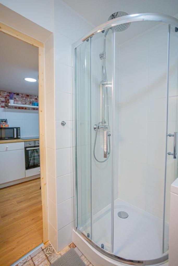 Cosy Gallery Flat In Akacfa St. Apartment *