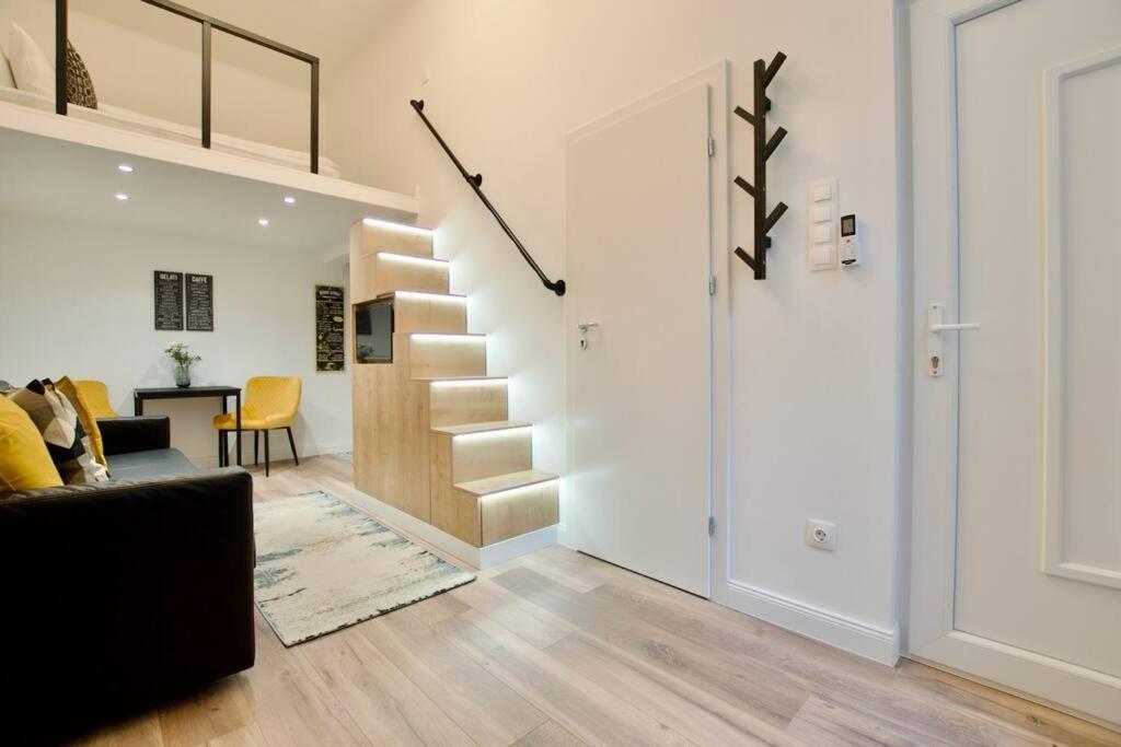 Premium By Hi5- Brody Street *