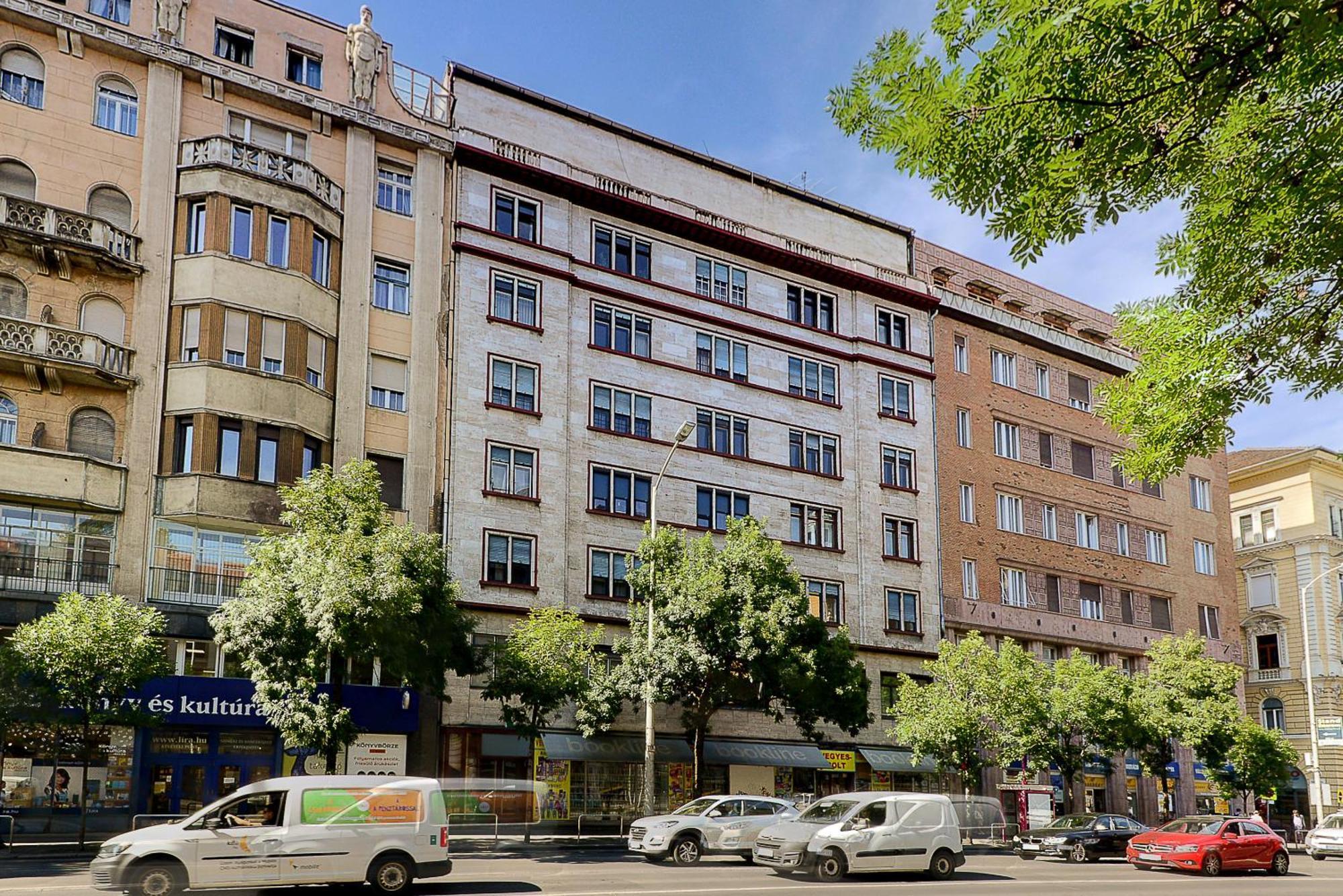 Luxury R161 * Budapest