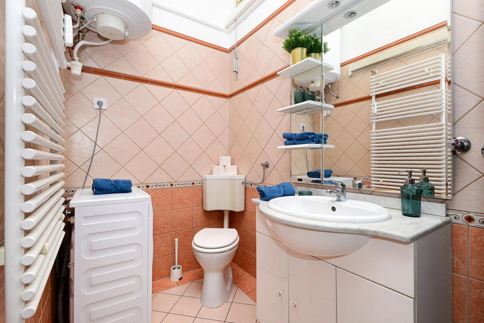 Luxury R161 * Budapest