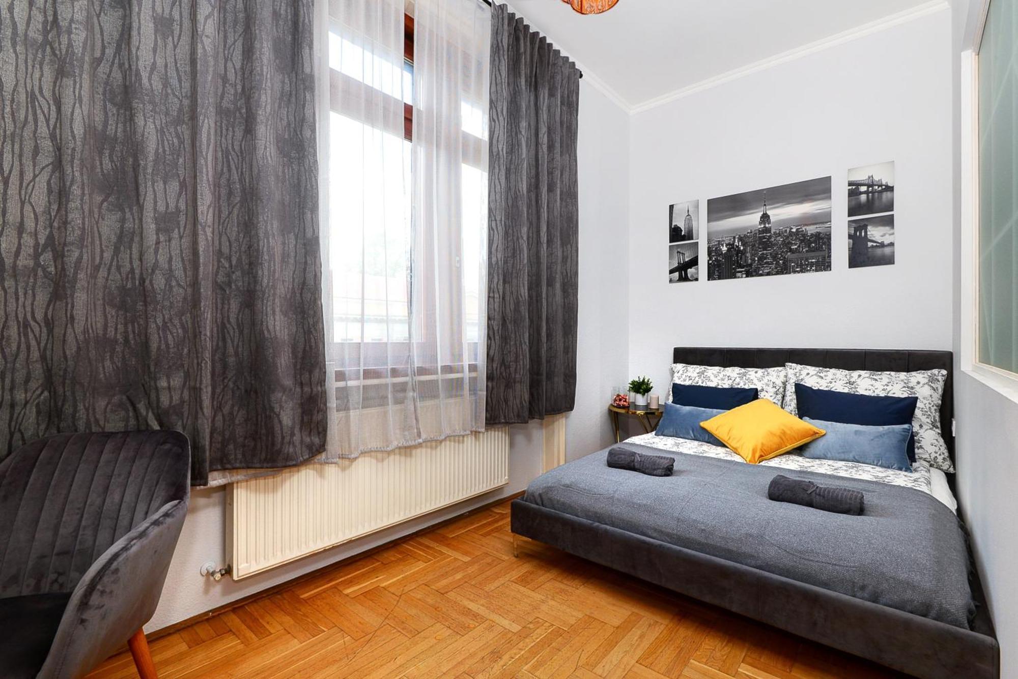Luxury R161 * Budapest