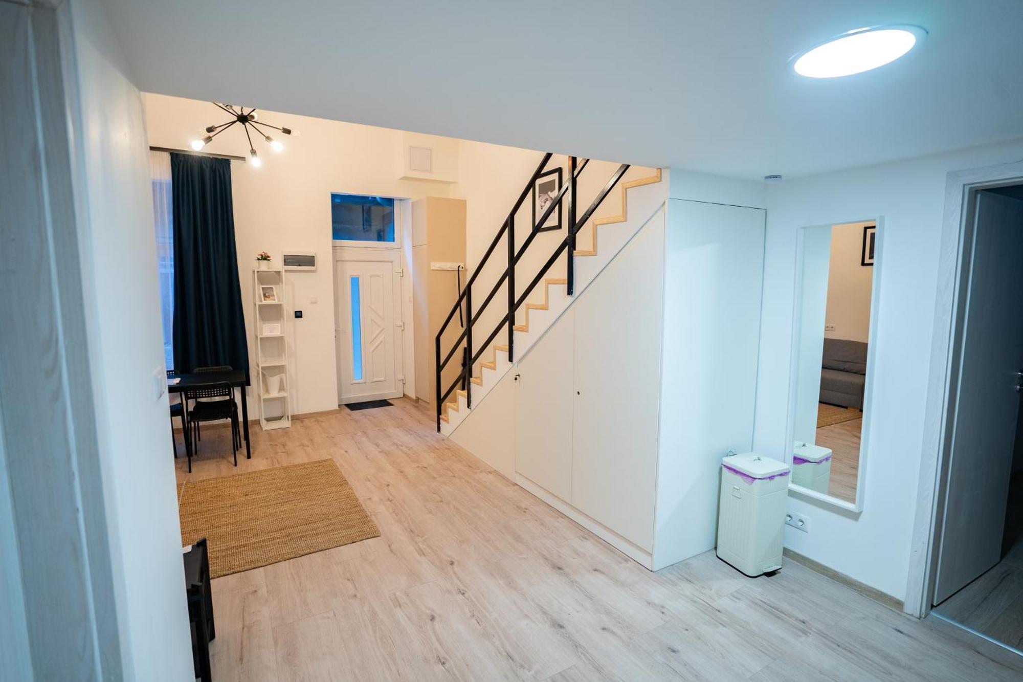 Downtown Apartment *