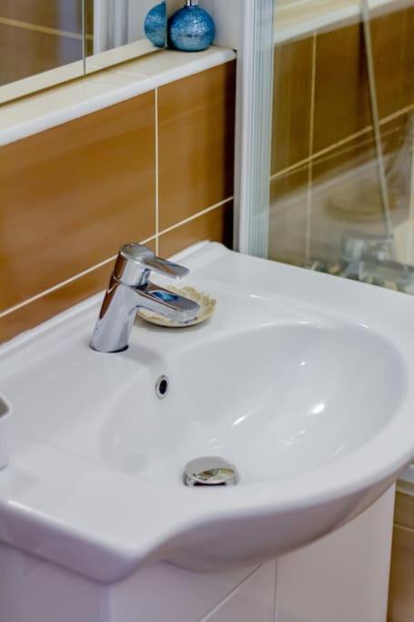 2br Corvin Terrace W Ac By Nw Boedapest