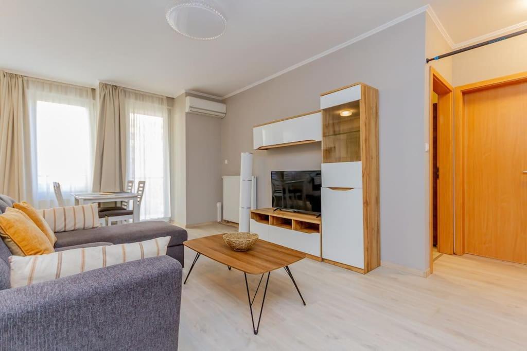 Apartman 2br Corvin Terrace W Ac By Nw Budapest