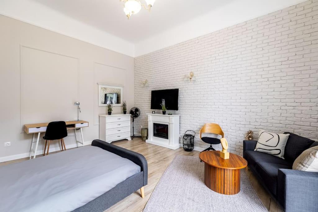 Modern 3 Bedrooms Appartamento