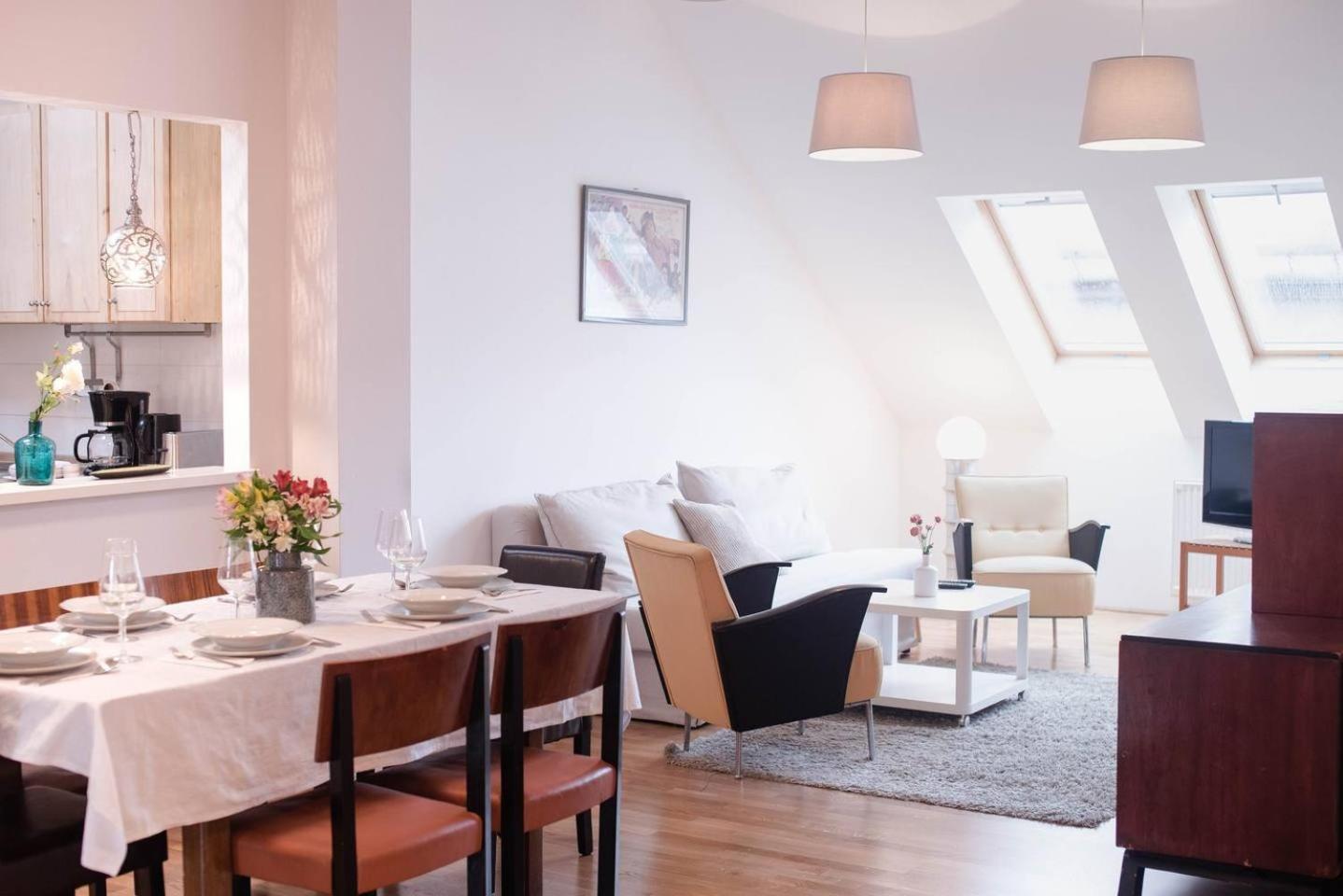 Stylish And Comfy For 6 Guests