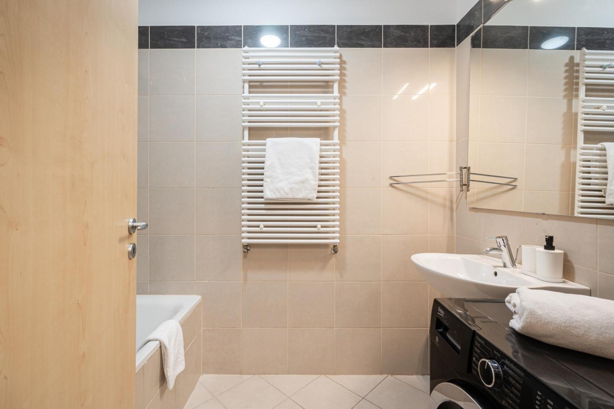 Apartamento D16 - Gozsdu Garden - Location By Bqa Budapest