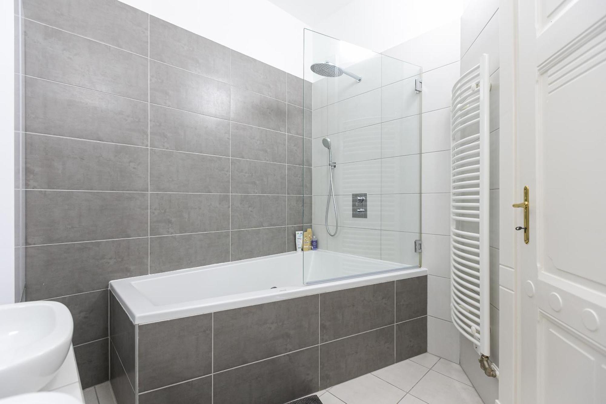 Bakats Ter With Balcony Overlooking Church Square Apartmán Budapest