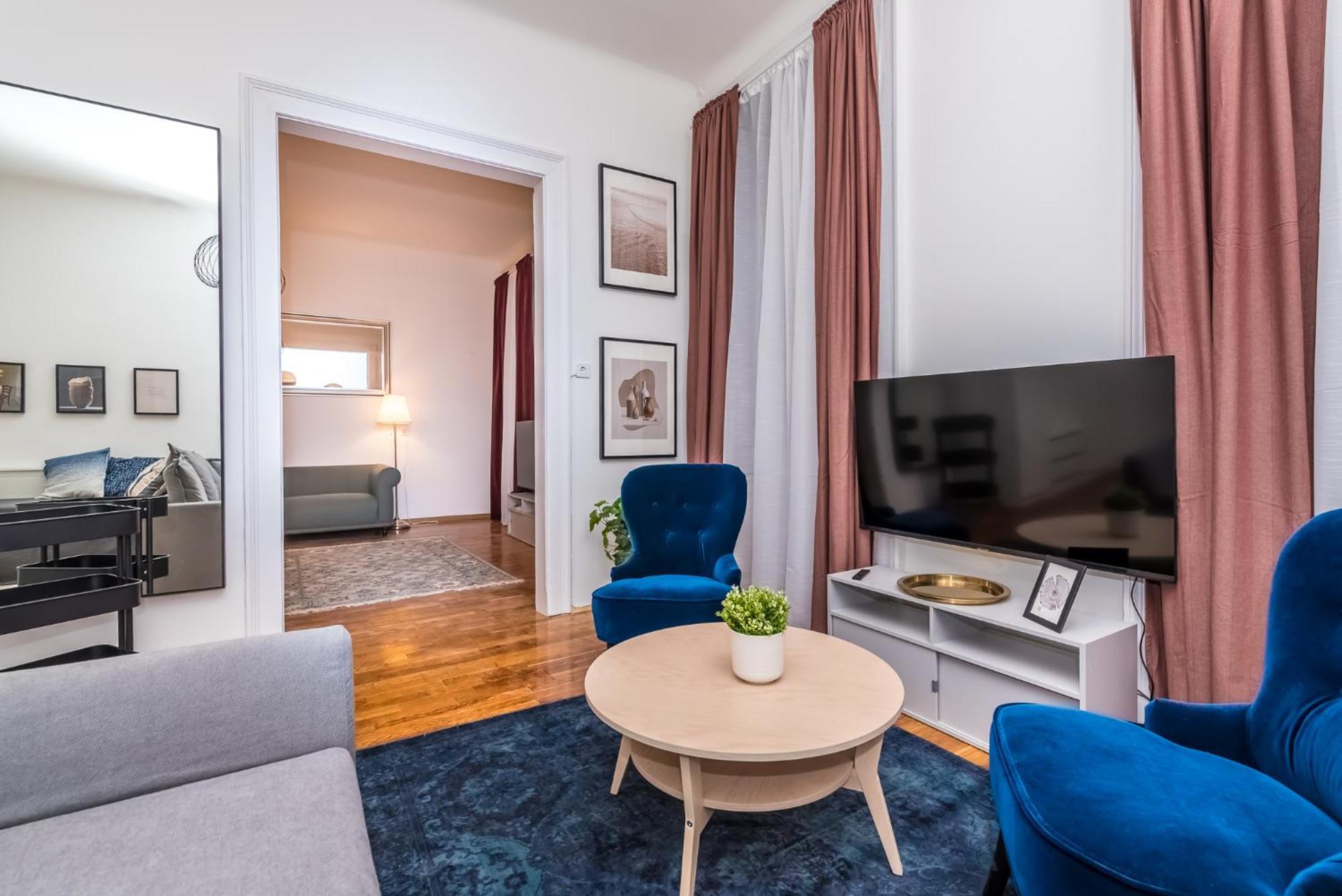 Gozsdu Court Bismarck Apartment