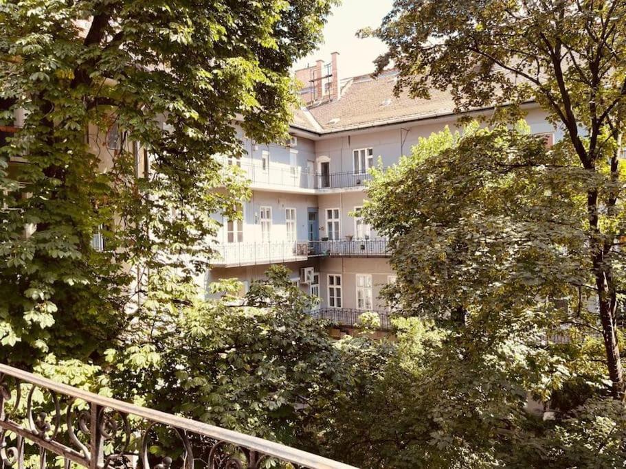 Chestnut - A Charming And Warm Feel Place Apartment *