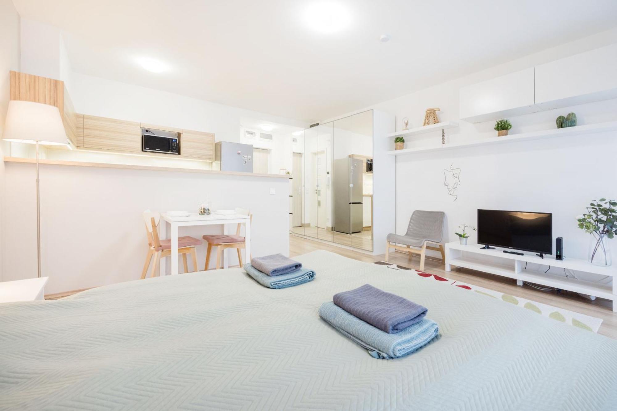 The Chic Crib With Balcony Budapest