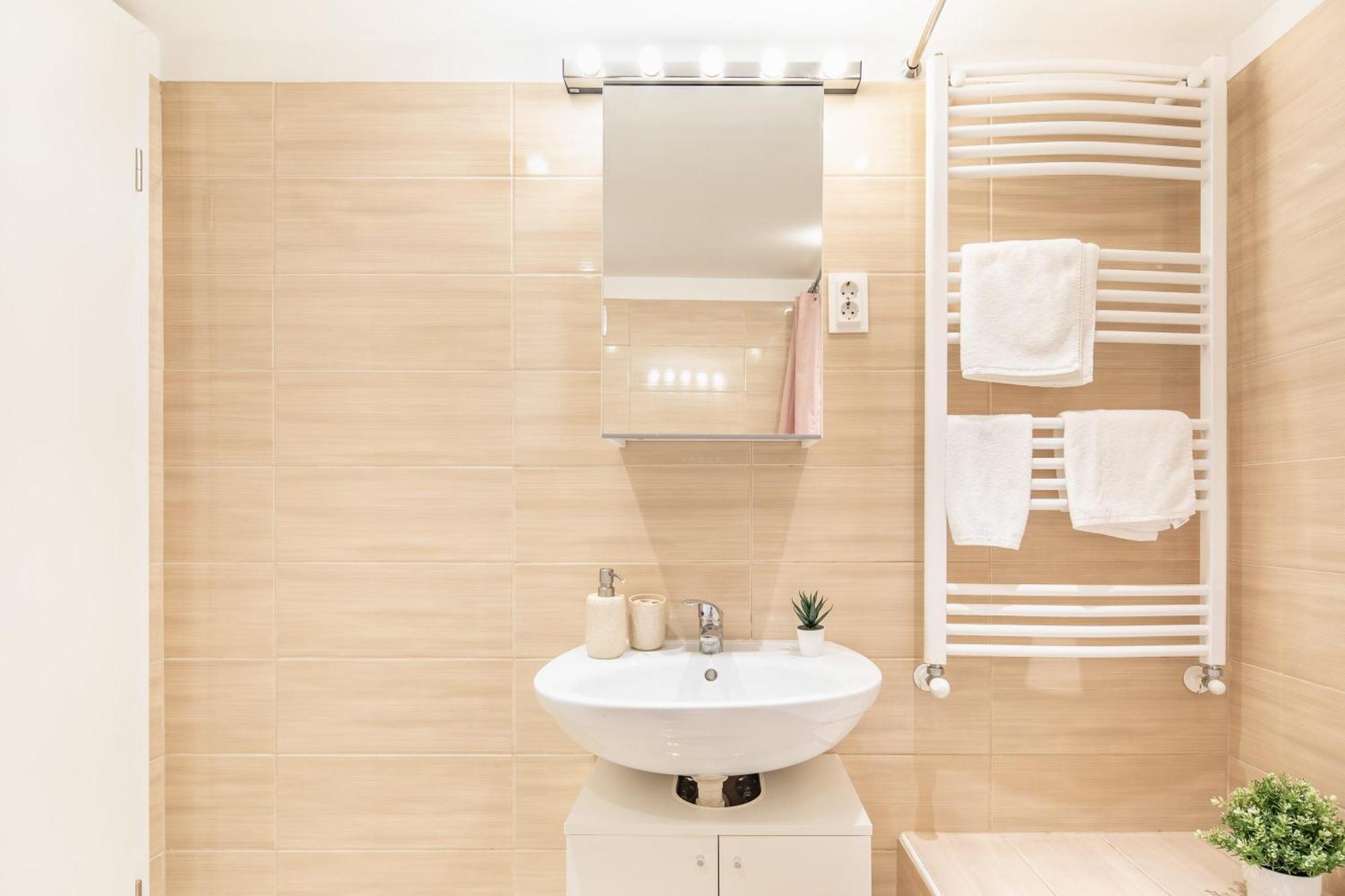 Appartement And Cute With 3 And Ac Budapest