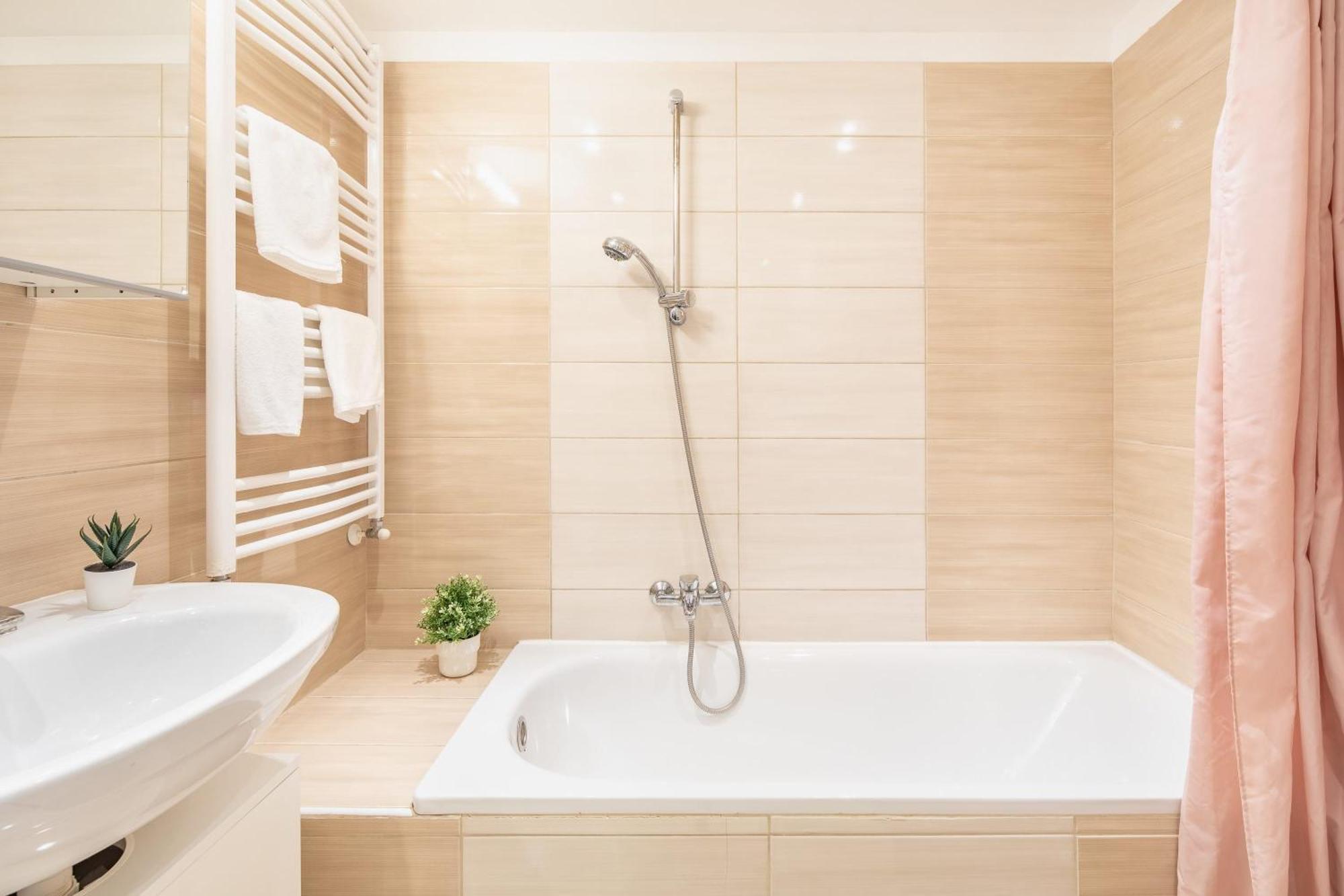 And Cute With 3 And Ac Appartement Budapest