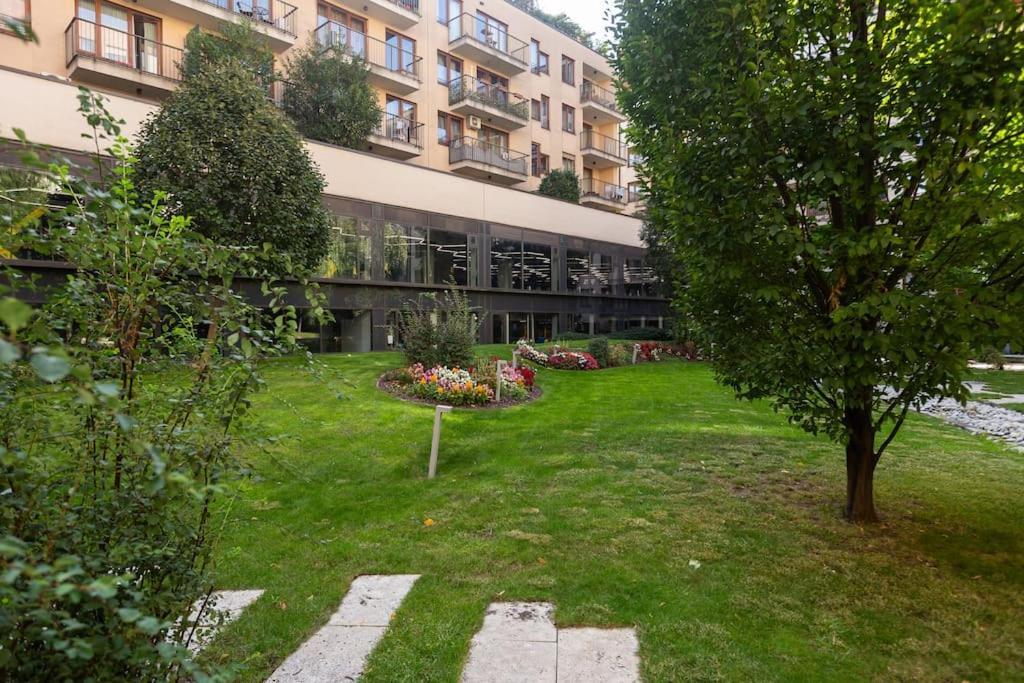 Flat On Corvin Promenade With Big Balcony * Budapest