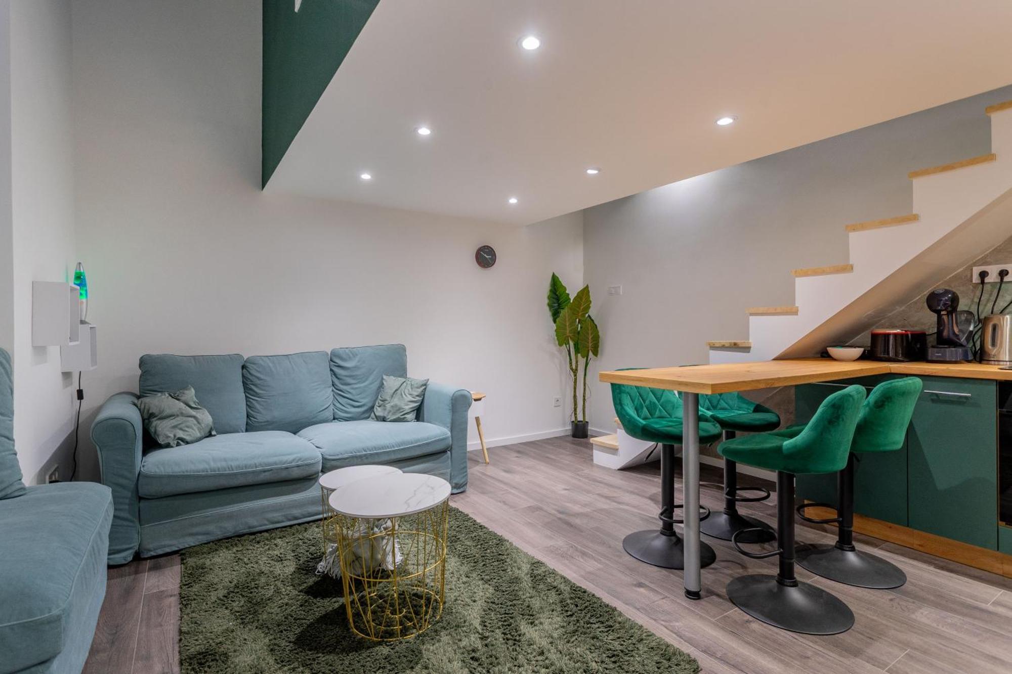 Full Equipment Designed In The Heart Of For 4 People Apartment Budapest