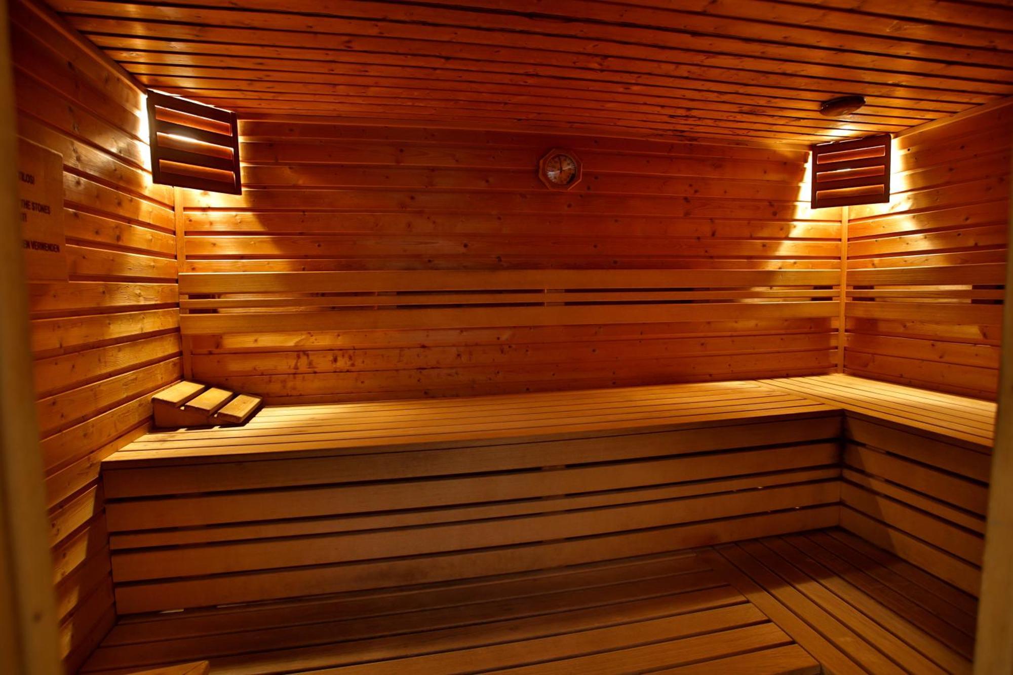 Hotel Adina