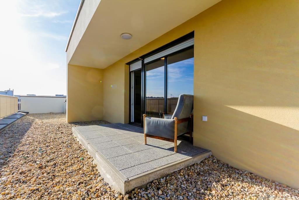 Terrace Sunset Serenity By Nw Apartamento
