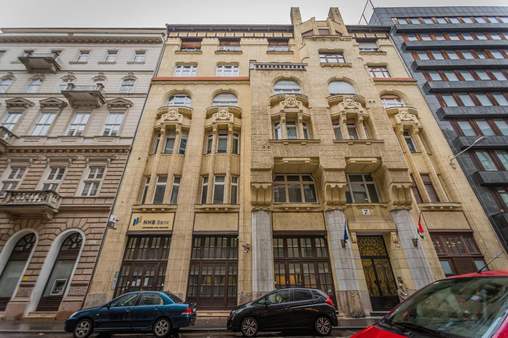 Jackquaters Silver * Budapest