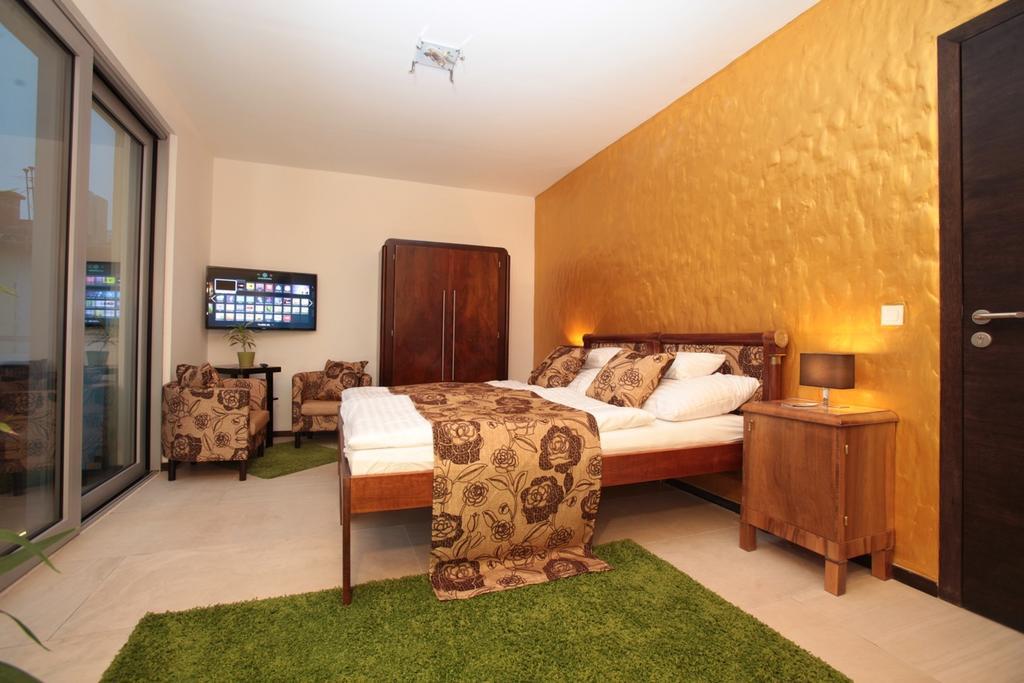 Bed & Breakfast Parliament Penthouse Boutique 4*