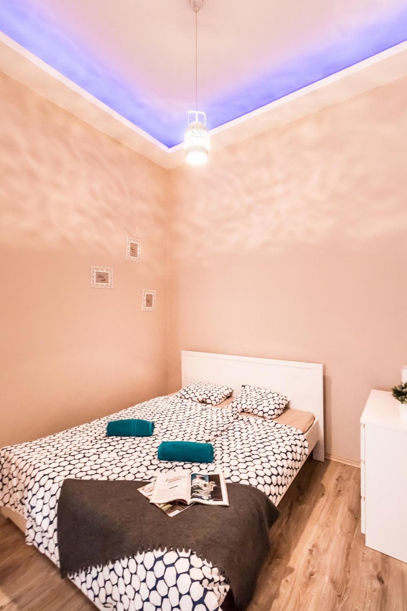 Crimson Crease Apartamento