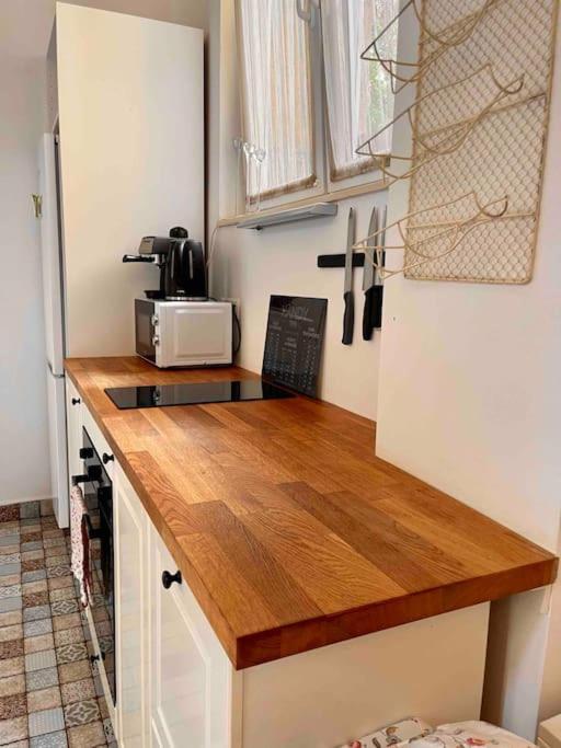 Knezits Spacious Ac Terrace Free Parking