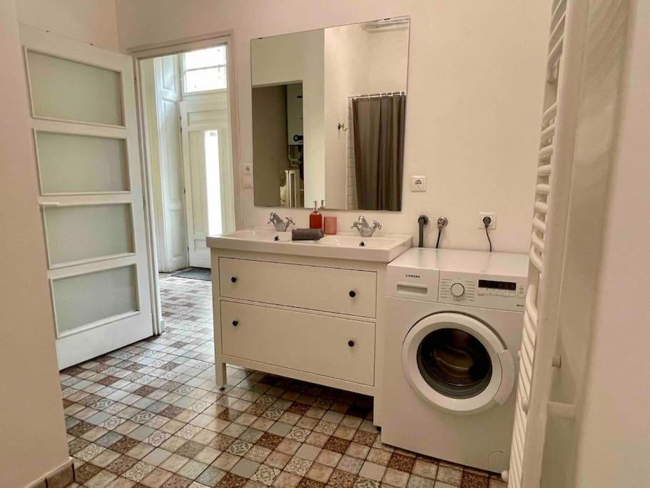 Apartamento Knezits Spacious Ac Terrace Free Parking Budapest