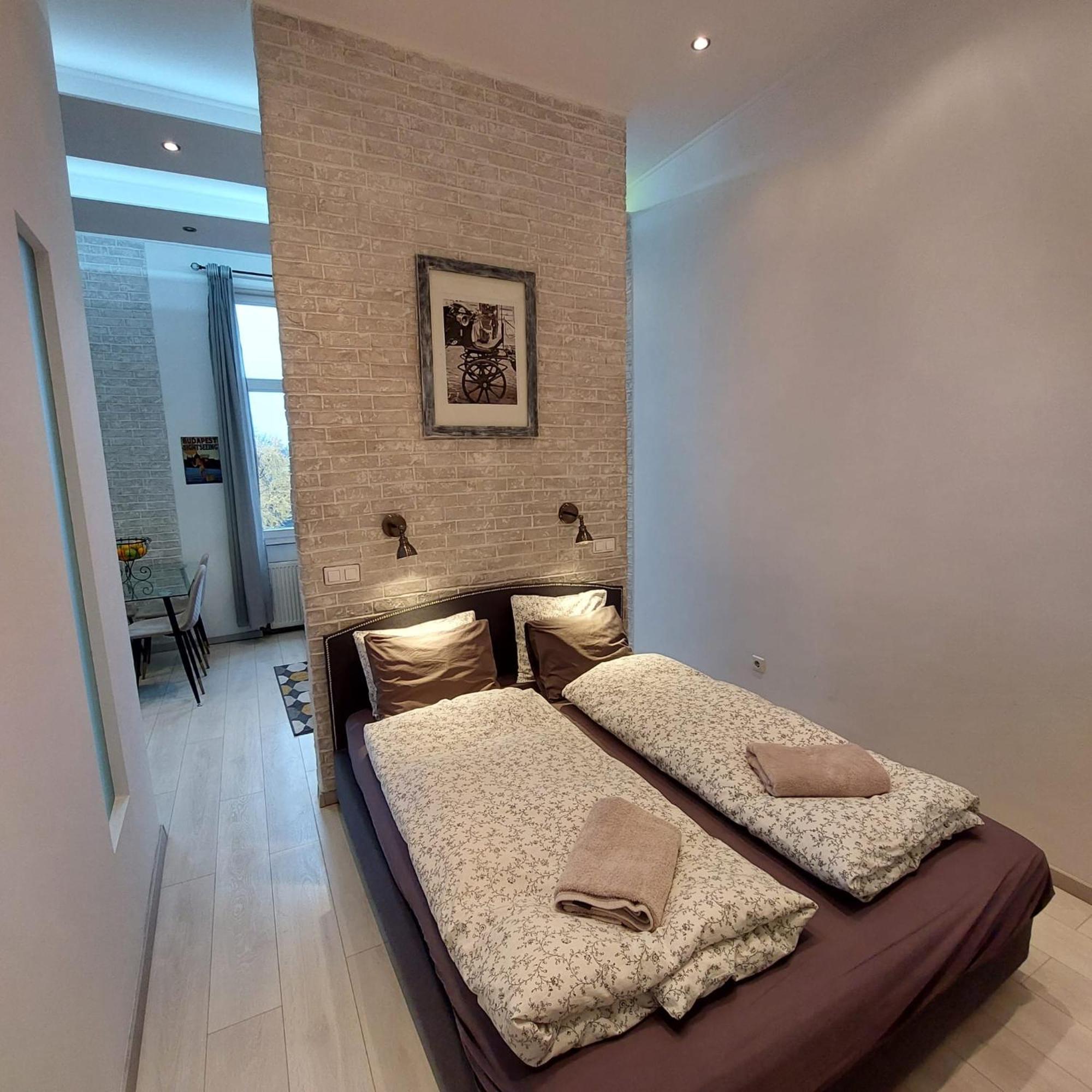 2 Separated Apts In 1 Price! Unique Downtown Views
