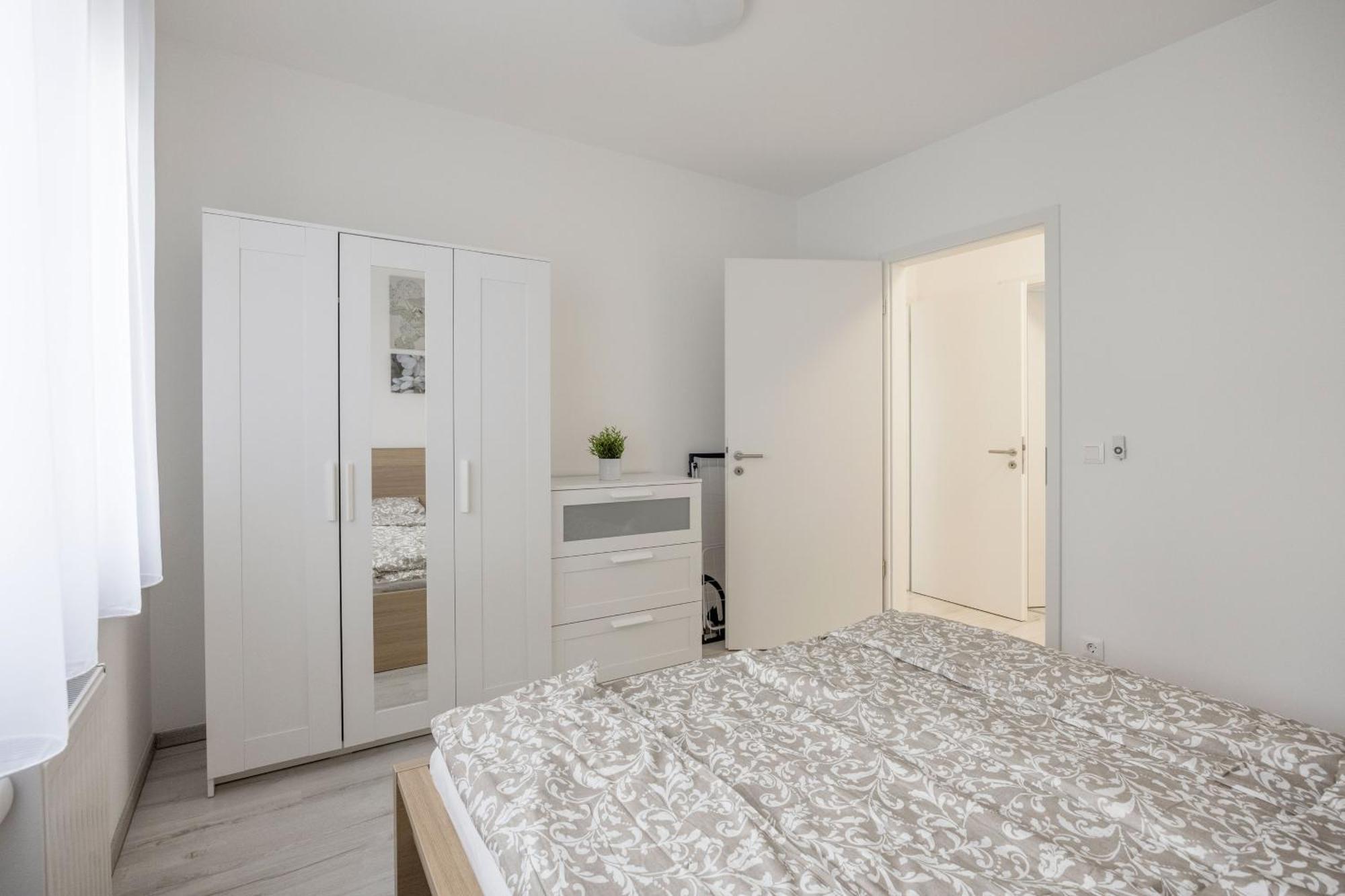 Bb - 2br With Parking Close To Centre Apartmán *