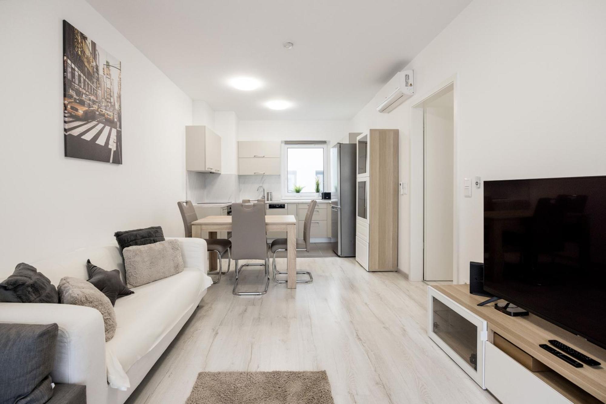 Bb - 2br With Parking Close To Centre Apartmán *