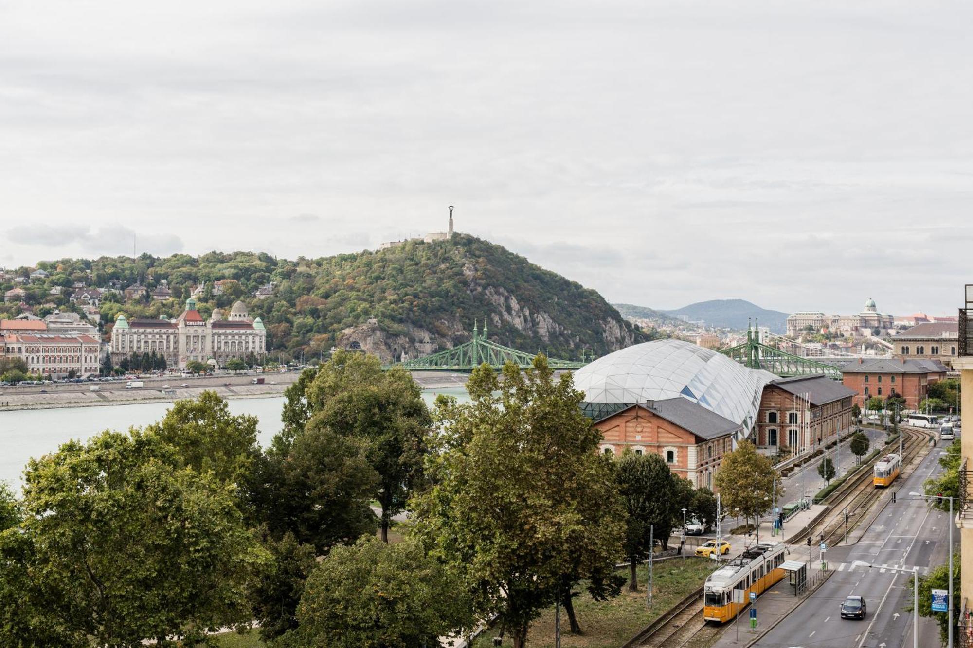 Luxurious Danubeside For 6 Appartamento Budapest