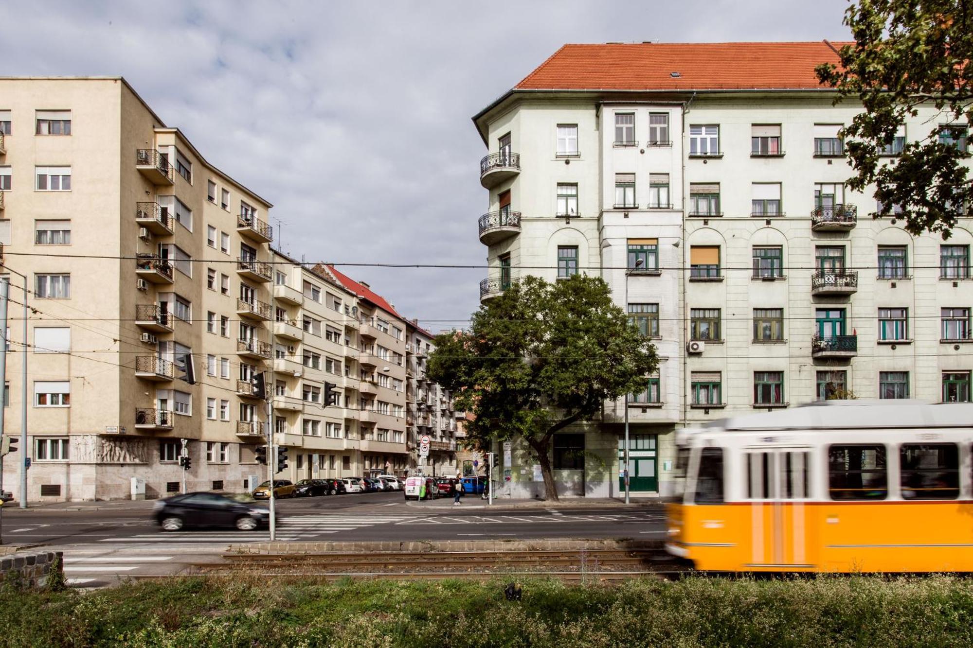 Luxurious Danubeside For 6 Budapest