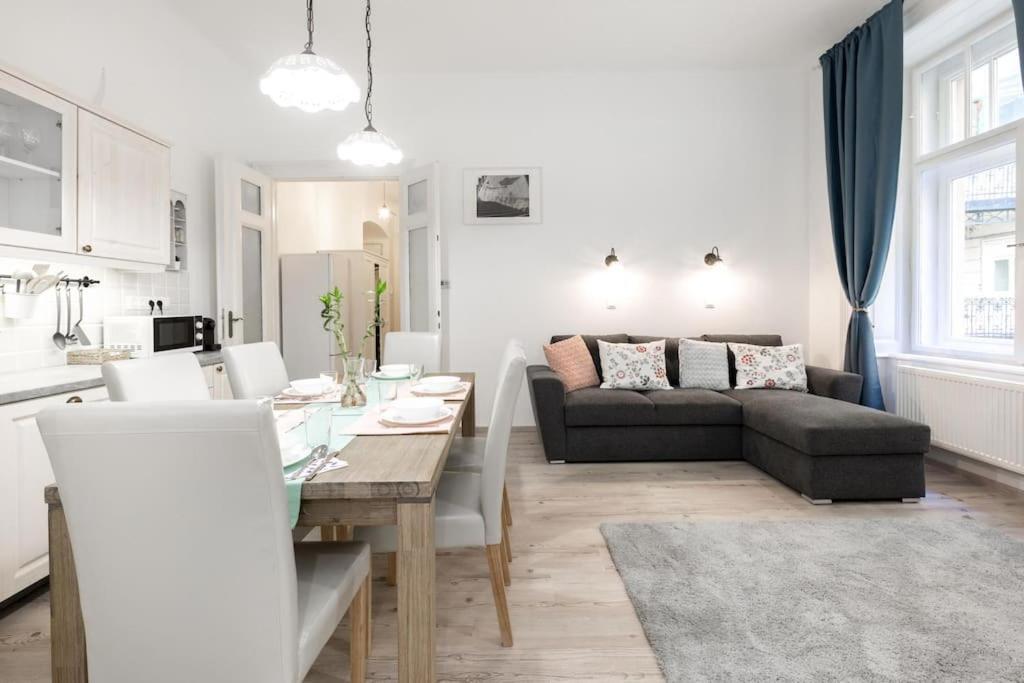 Perfect Day 3 -3 Bedr, 2 Bathrooms * Budapest