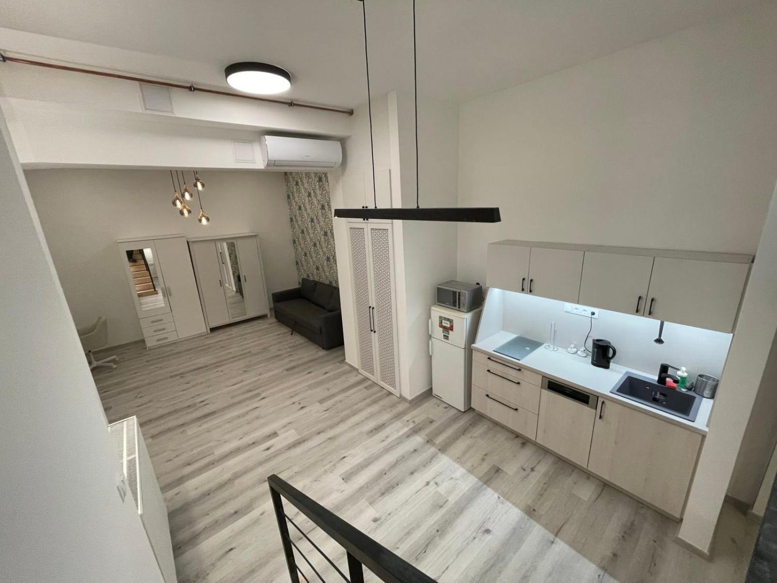 Szekely Near Deak Ferenc Square With Free Parking In Garage Budapest