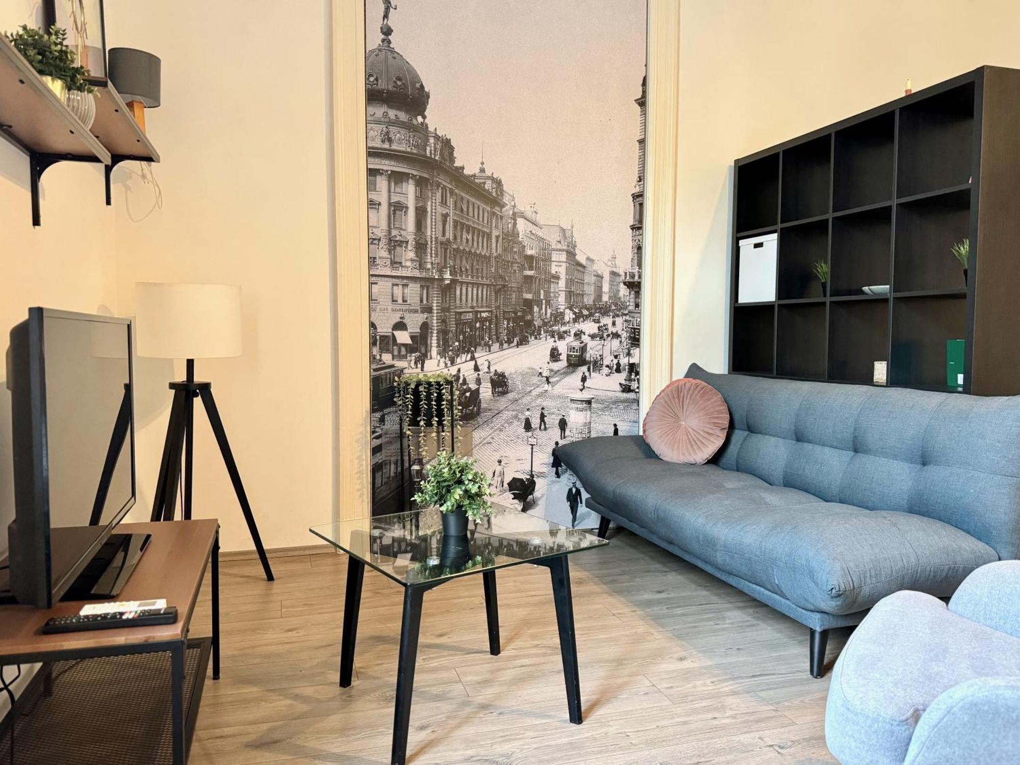 By Hi5 Apartments- Erzsebet 44 *