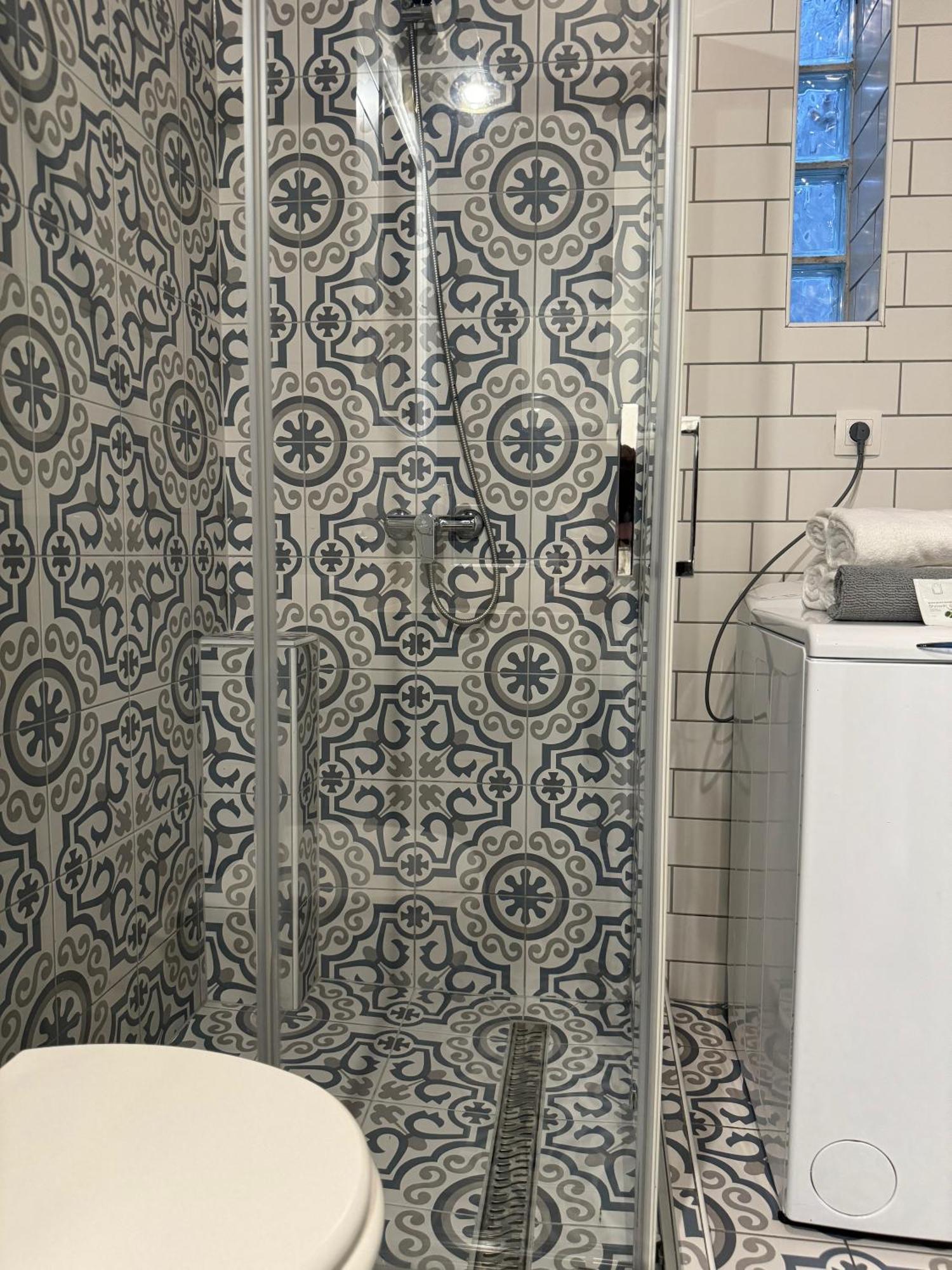 By Hi5 Apartments- Erzsebet 44 * Budapest