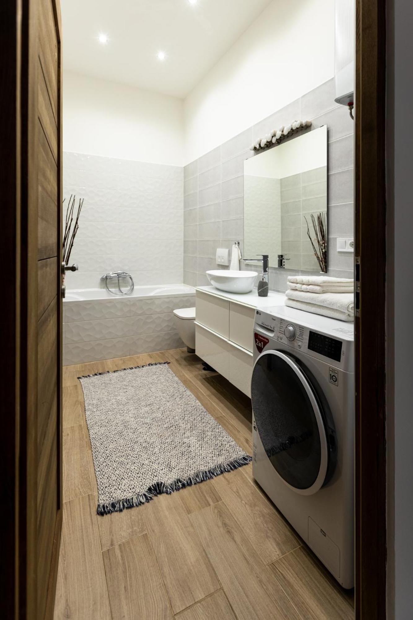 Apartment Devai With Free Netflix Near The Westend City Center *