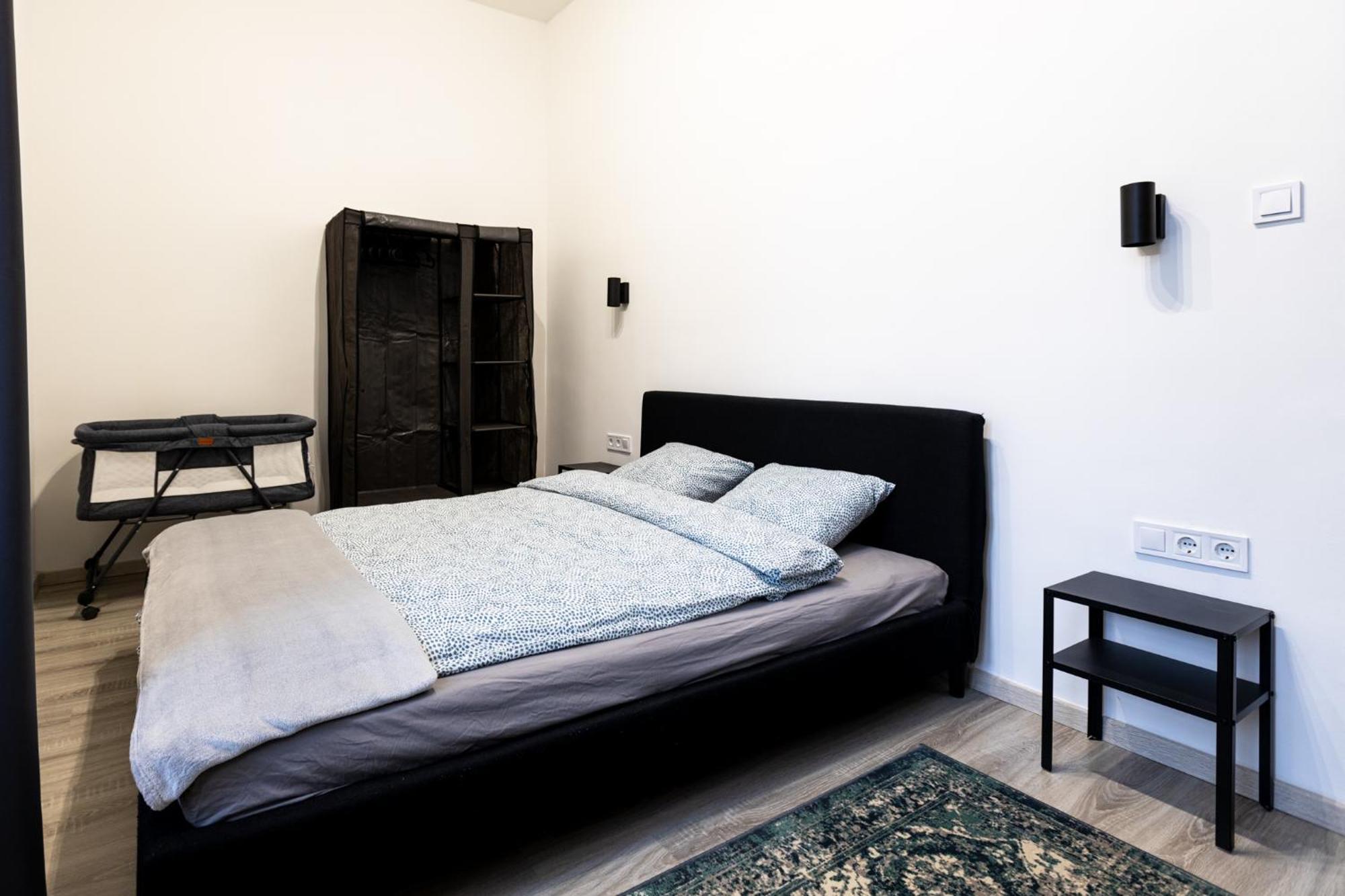 Devai With Free Netflix Near The Westend City Center Apartment Budapest
