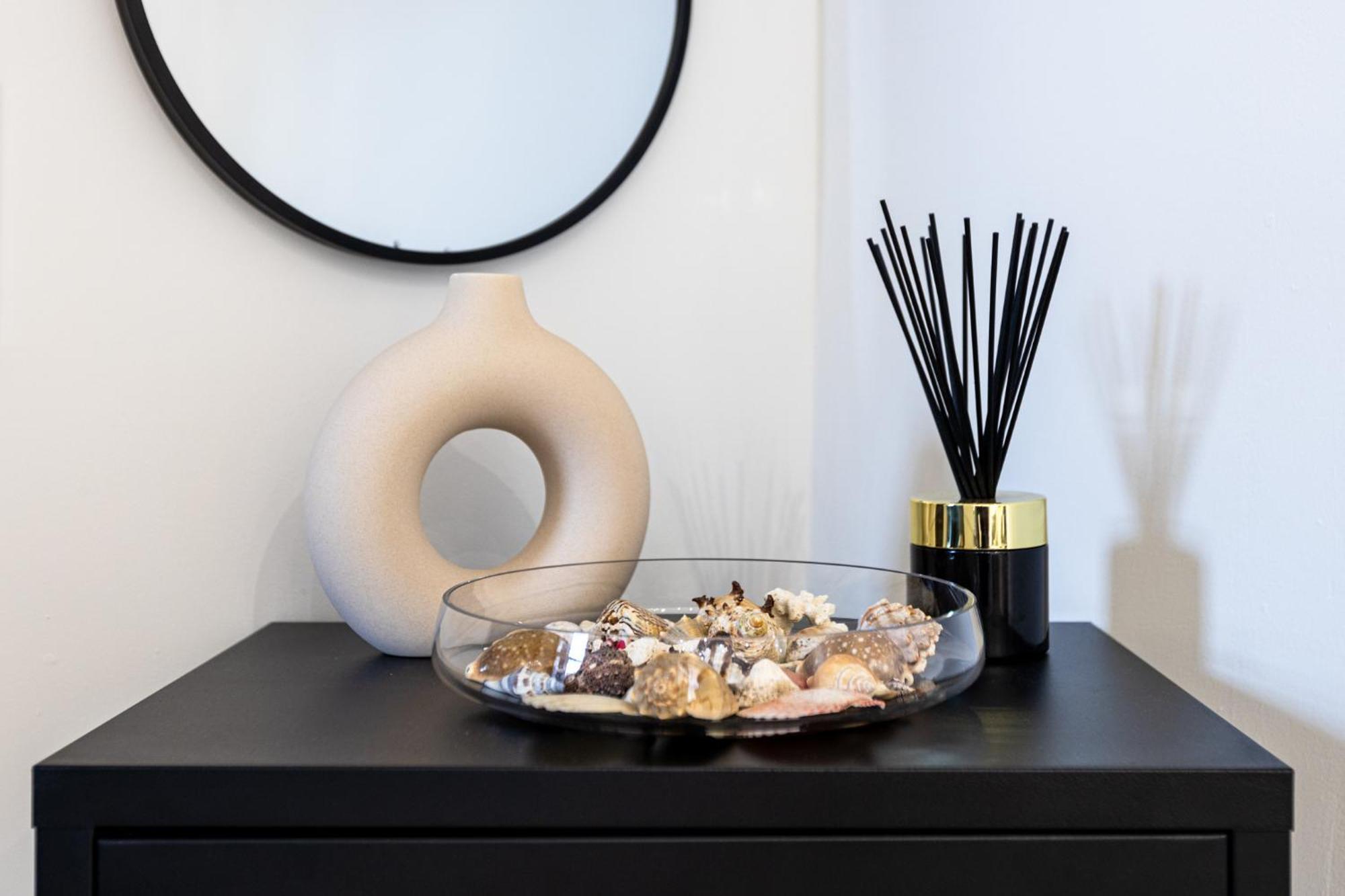Devai With Free Netflix Near The Westend City Center Apartment