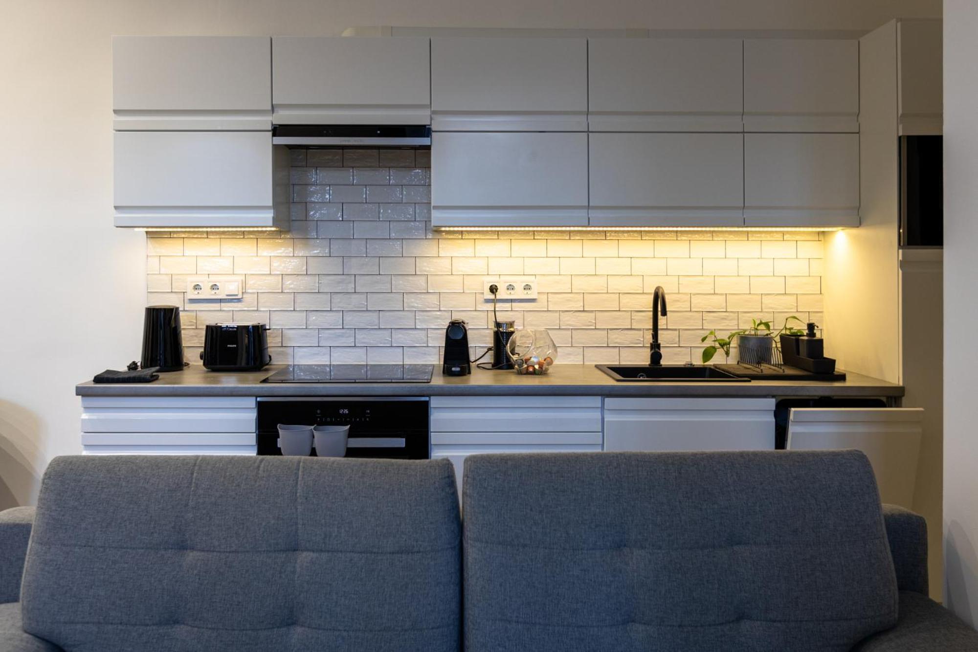 Devai With Free Netflix Near The Westend City Center Apartment Budapest