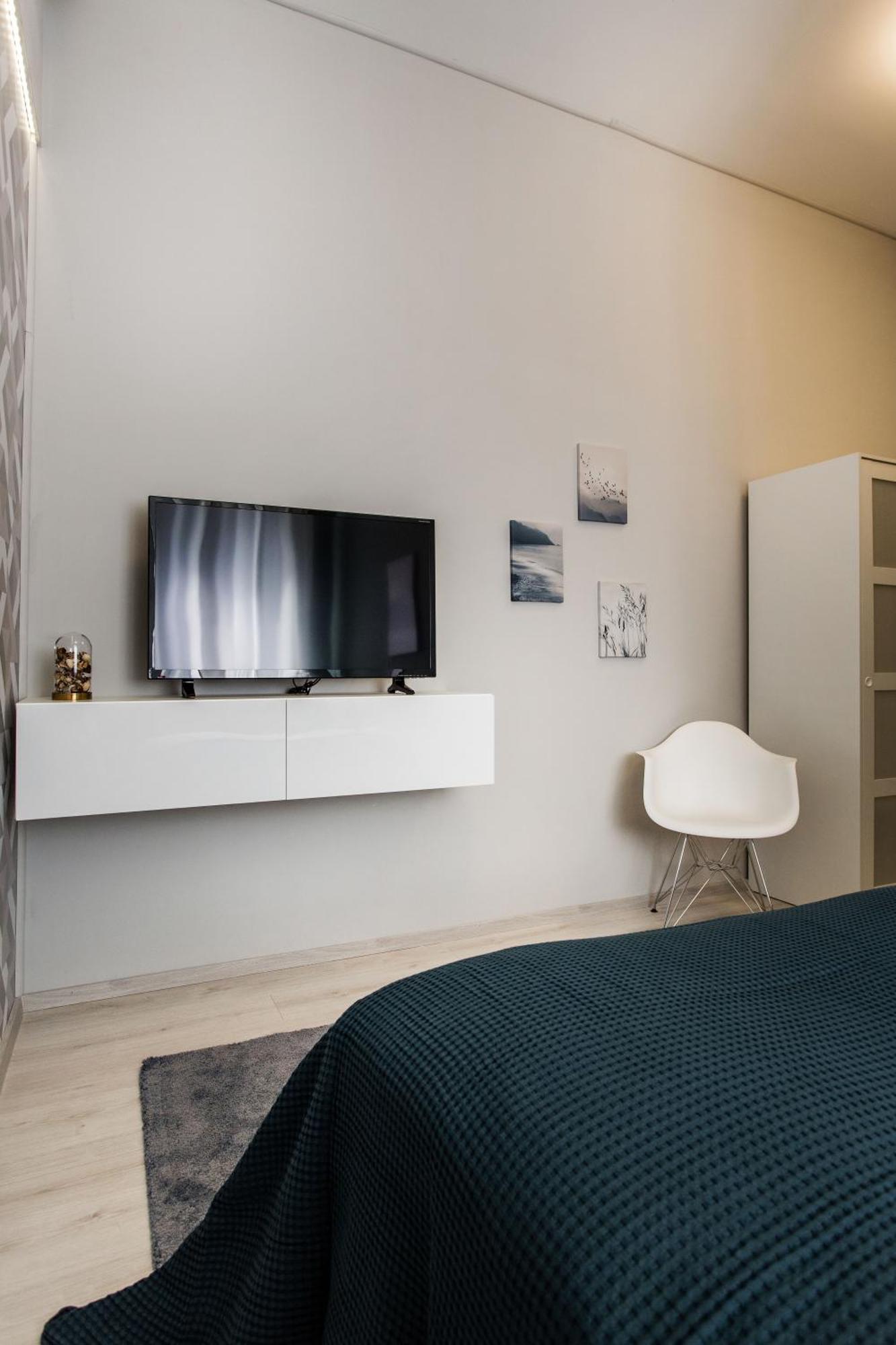 Elegant Duplex Near Greenery Apartment *