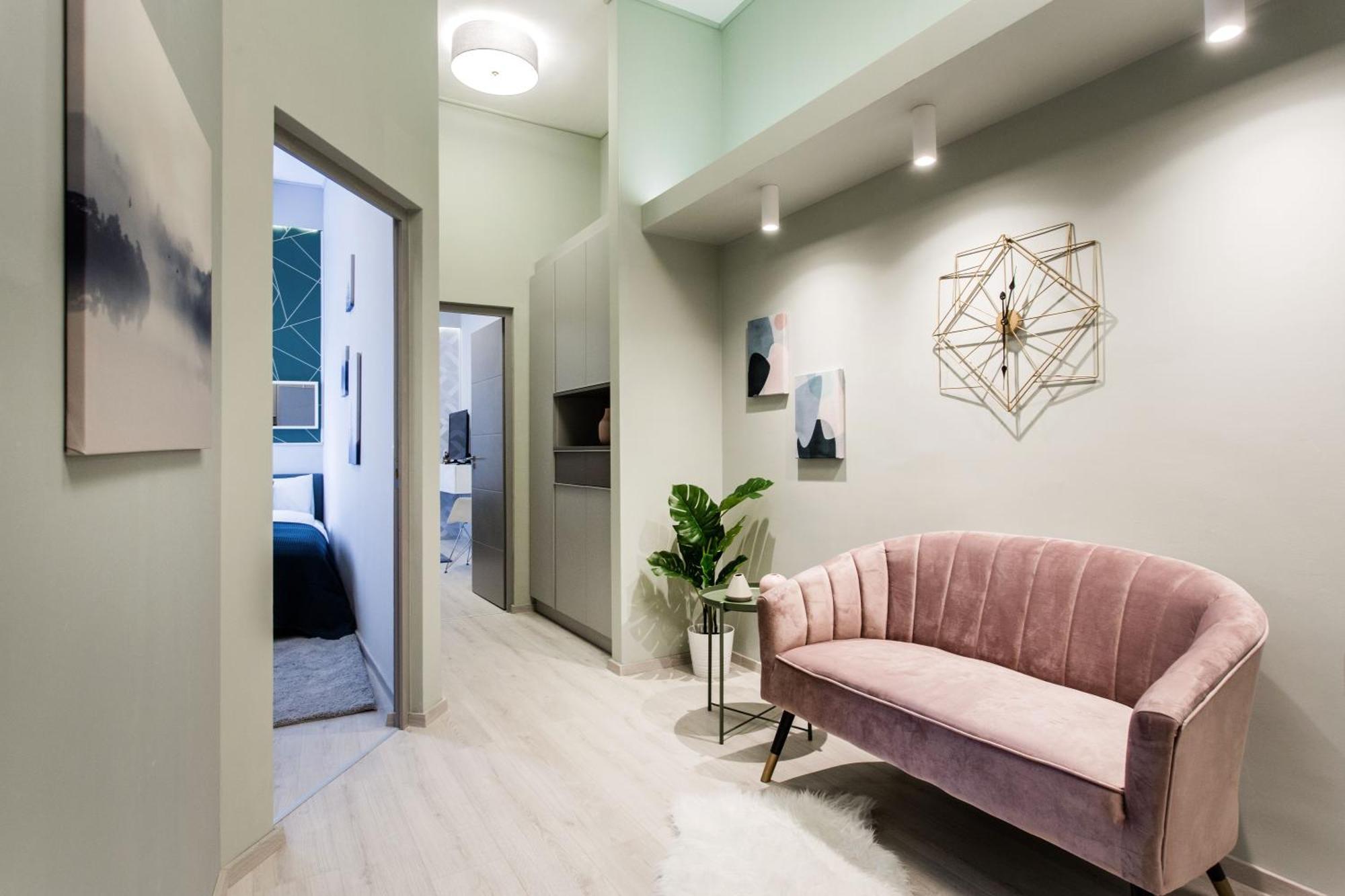 Elegant Duplex Near Greenery *