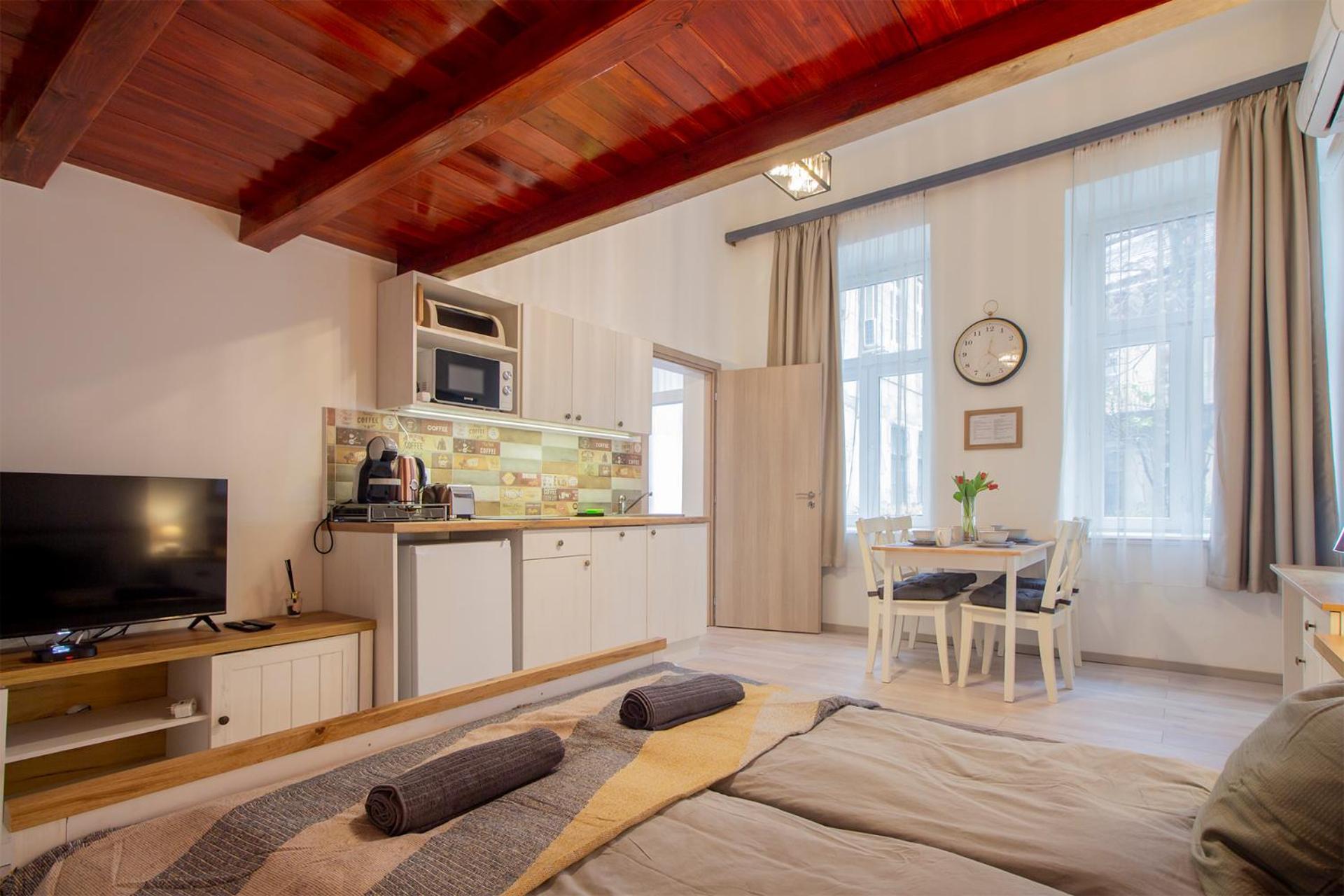 Dob With Ac Apartment