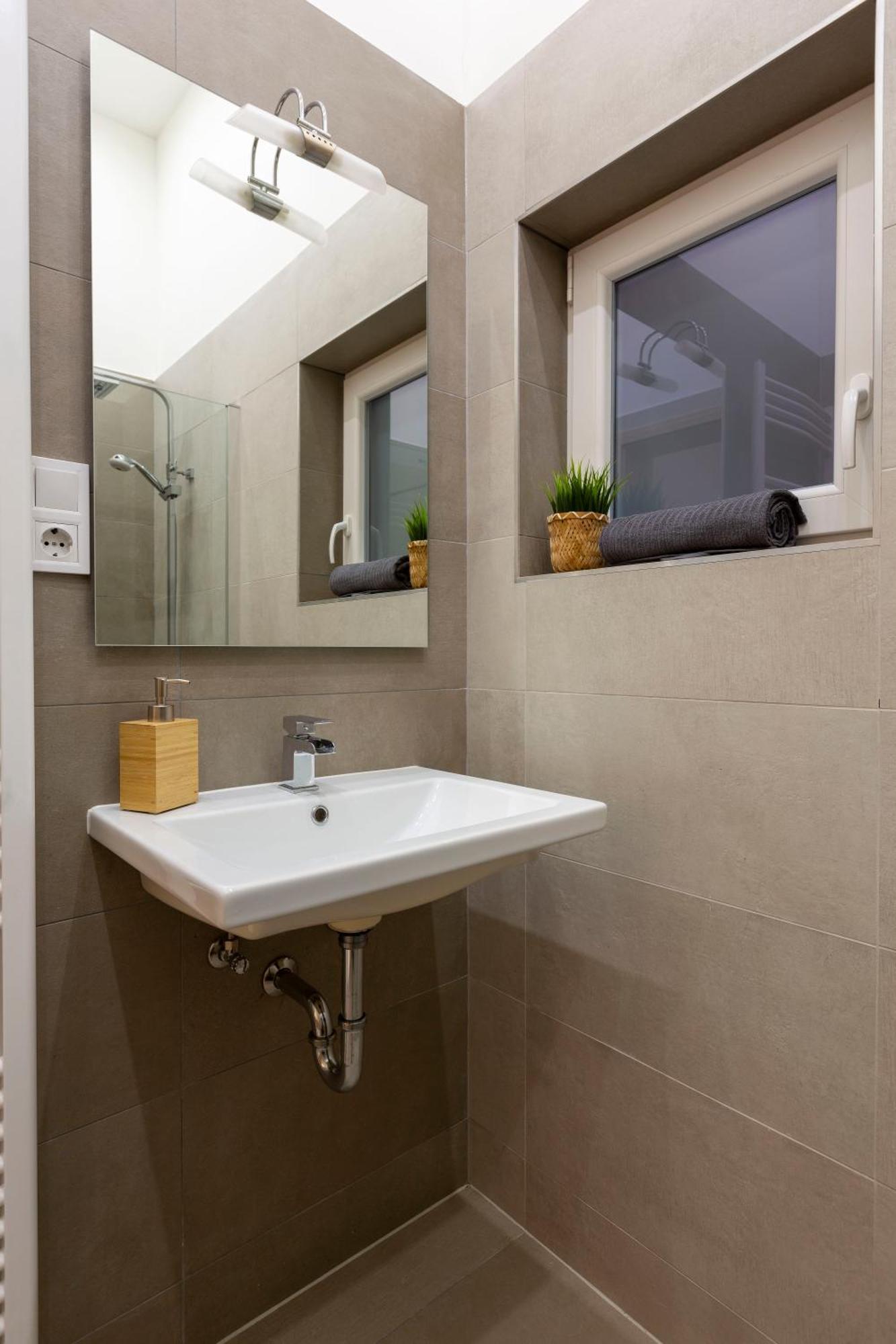 Spacious Bajcsy In The Heart Of Apartamento