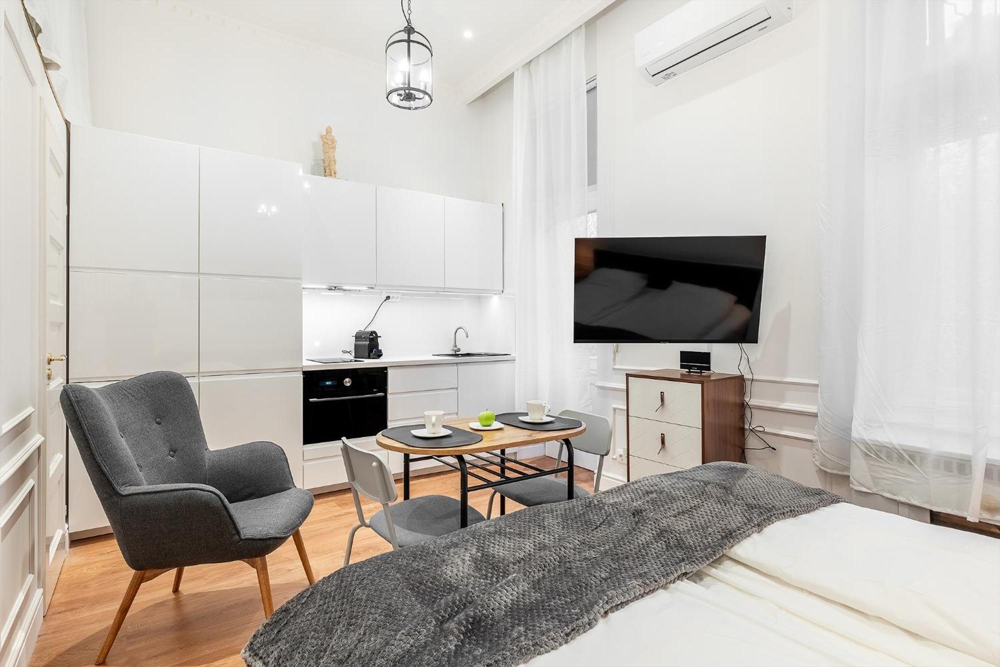Classical Mini With A Modern Touch! Appartement Boedapest