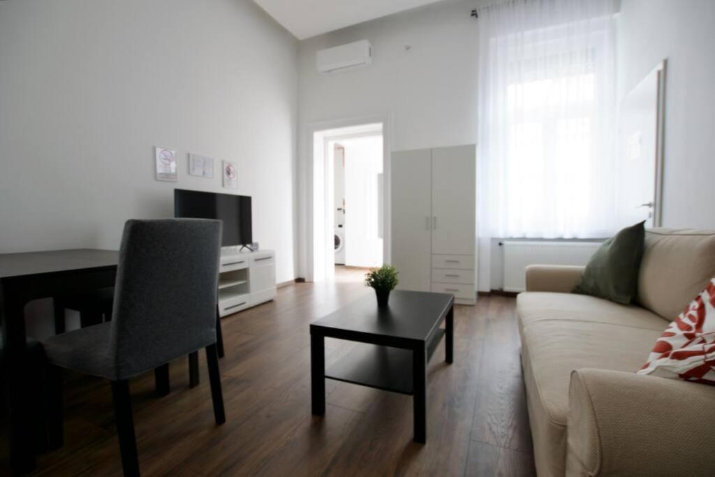 Standard By Hi5- Bajcsy 63 Appartamento Budapest